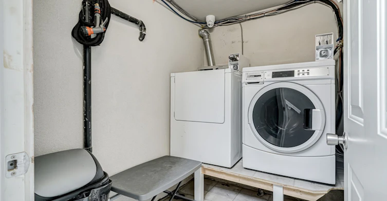 Lower-250 Nairn Avenue, Toronto, ON, M6E 4H4 - 22