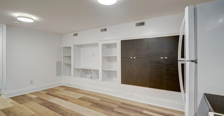 Lower-250 Nairn Avenue, Toronto, ON, M6E 4H4 - 7