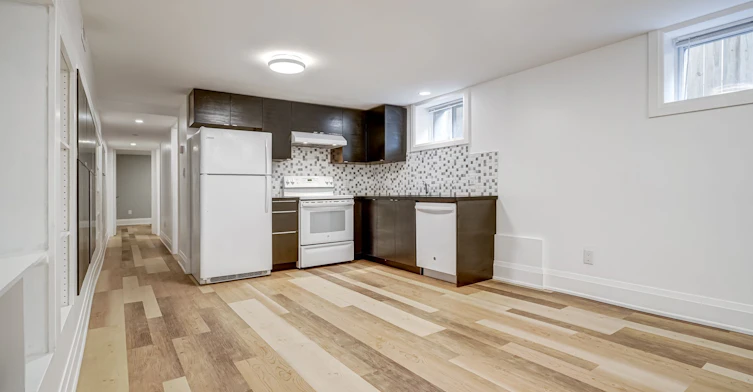 Lower-250 Nairn Avenue, Toronto, ON, M6E 4H4 - 2