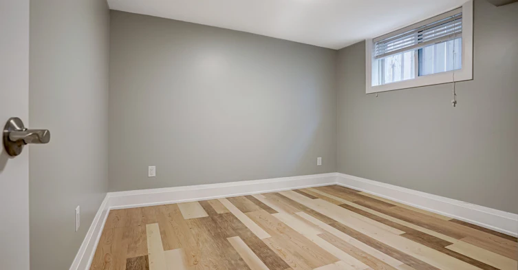 Lower-250 Nairn Avenue, Toronto, ON, M6E 4H4 - 11