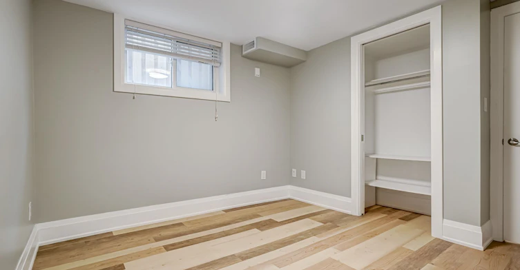 Lower-250 Nairn Avenue, Toronto, ON, M6E 4H4 - 12