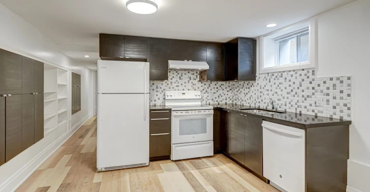 Lower-250 Nairn Avenue, Toronto, ON, M6E 4H4 - 4