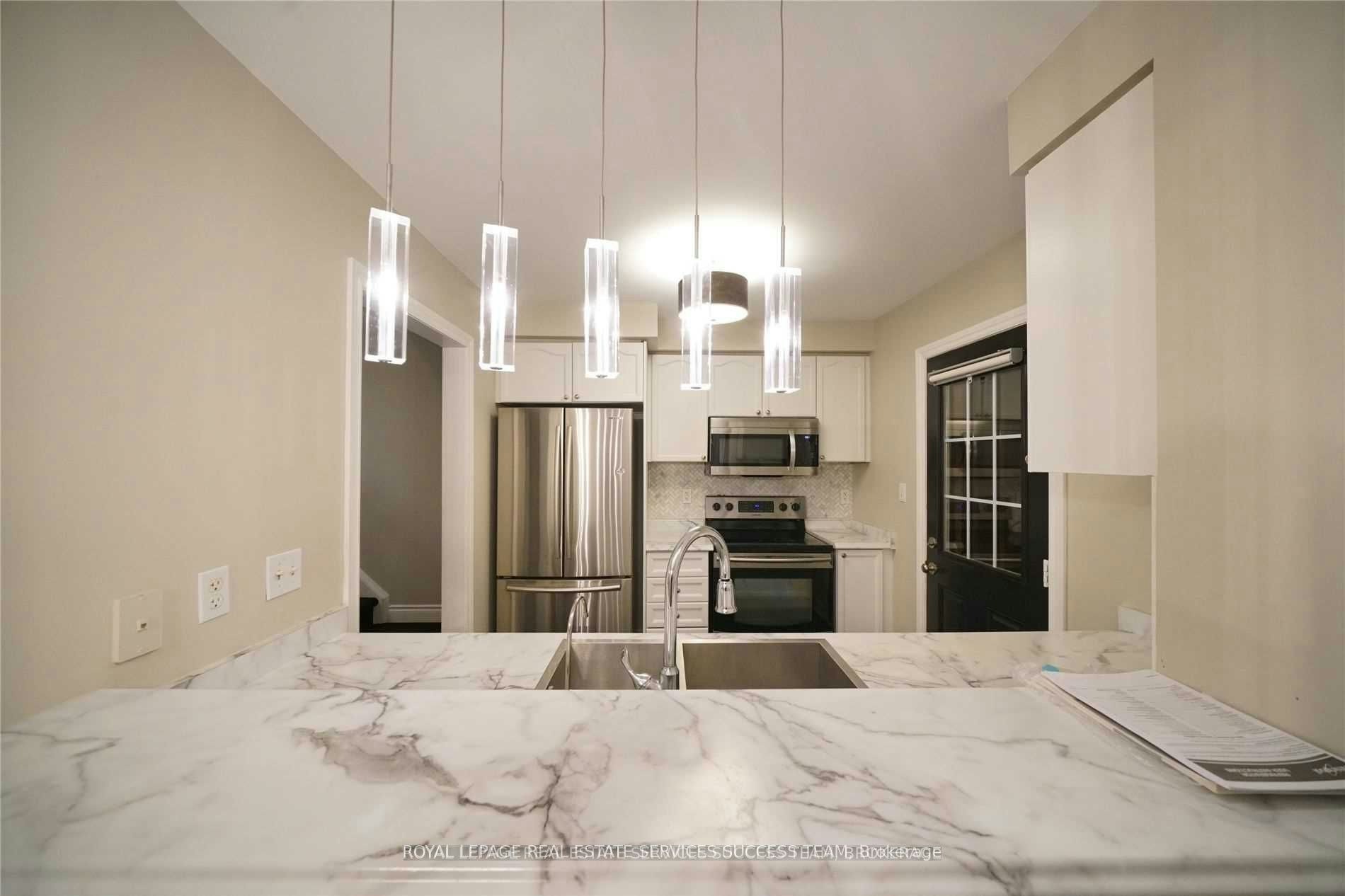 3057 Drumloch Avenue, Oakville, ON, L6M 5H7 - 10