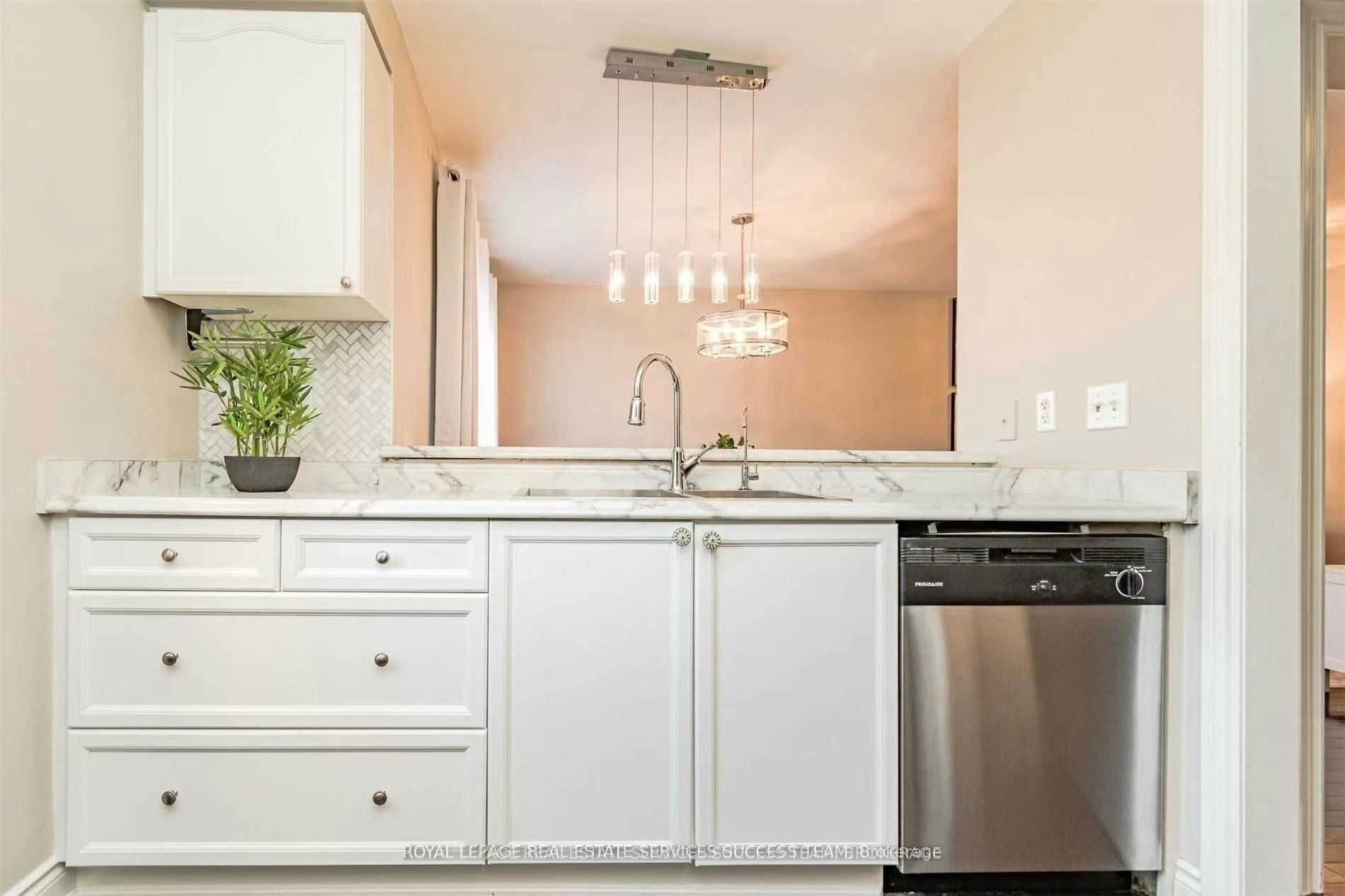 3057 Drumloch Avenue, Oakville, ON, L6M 5H7 - 12