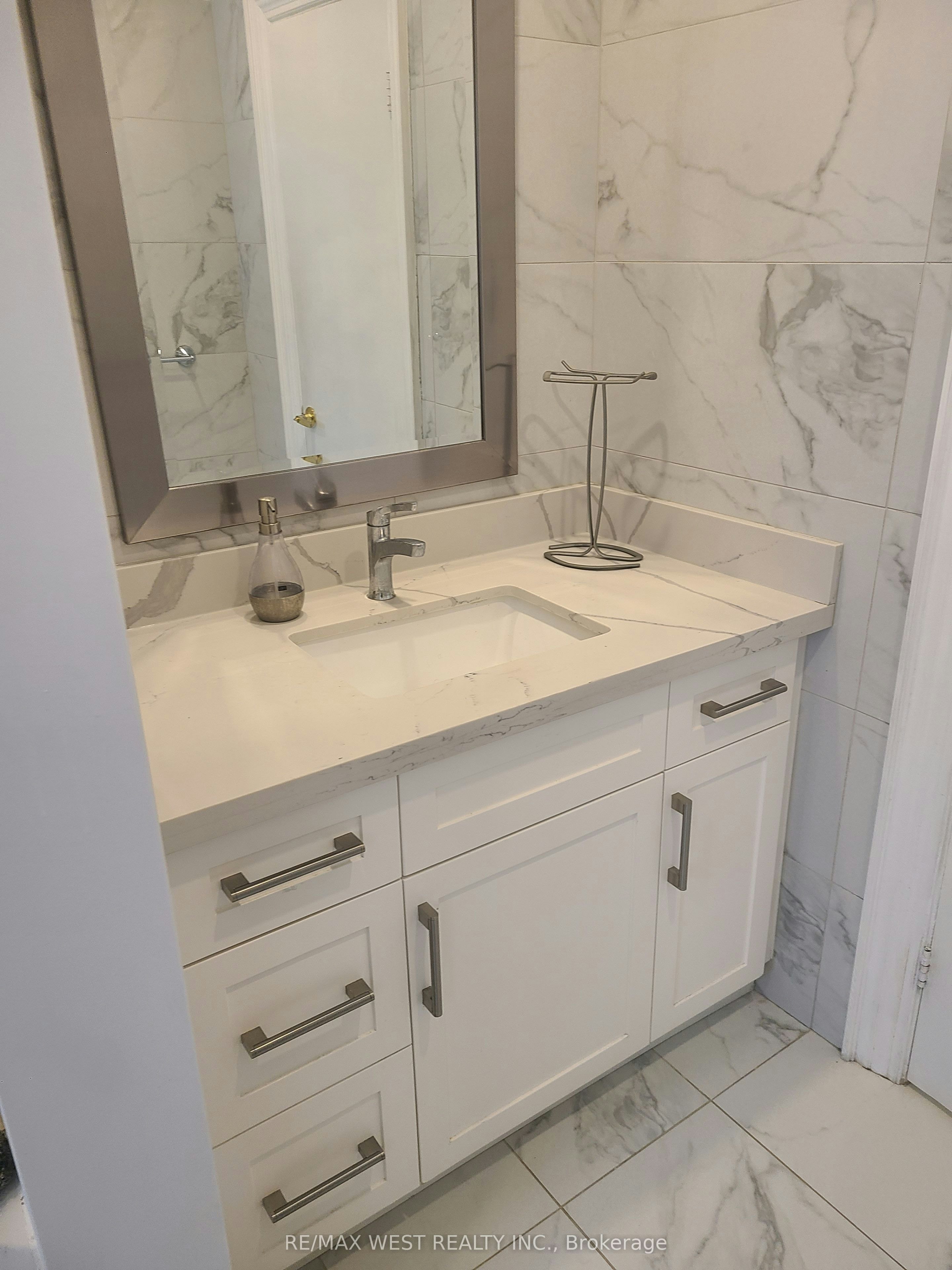 43 Playfair Avenue, Toronto, ON, M6B 2P7 - 7