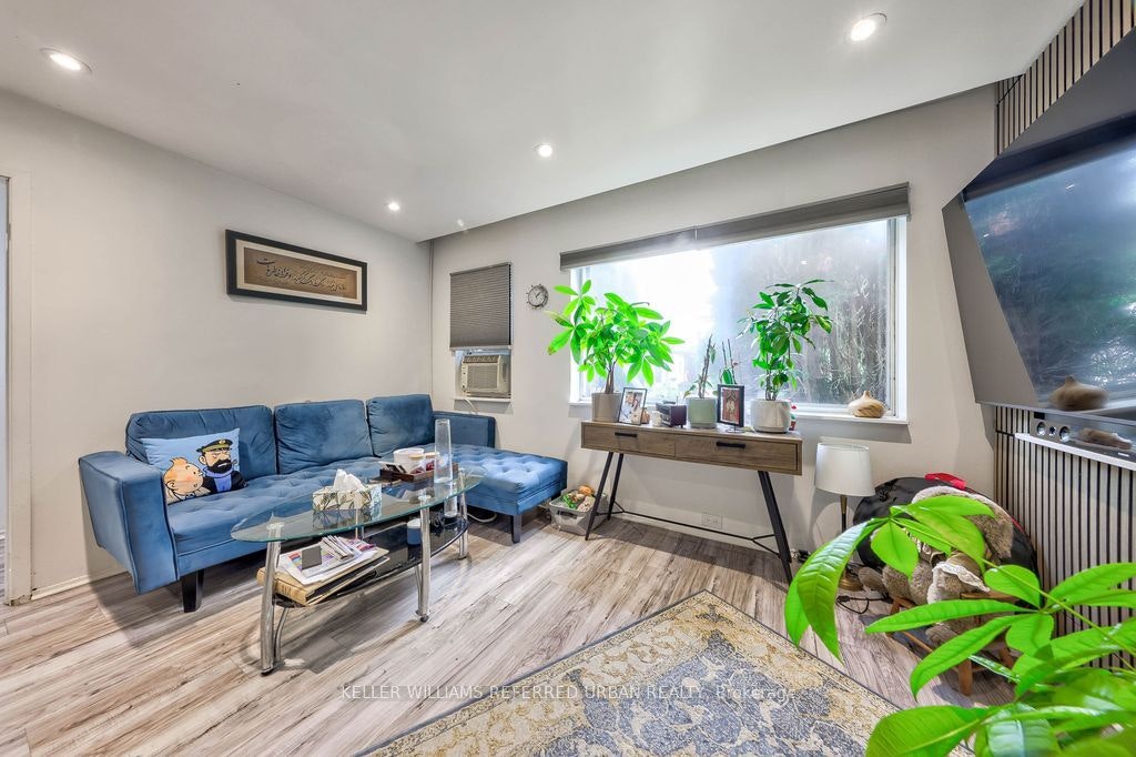 13 Teston Boulevard, Toronto, ON, M6N 4R9 - 6