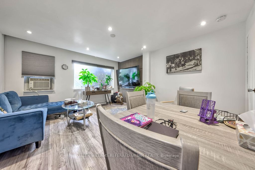 13 Teston Boulevard, Toronto, ON, M6N 4R9 - 4