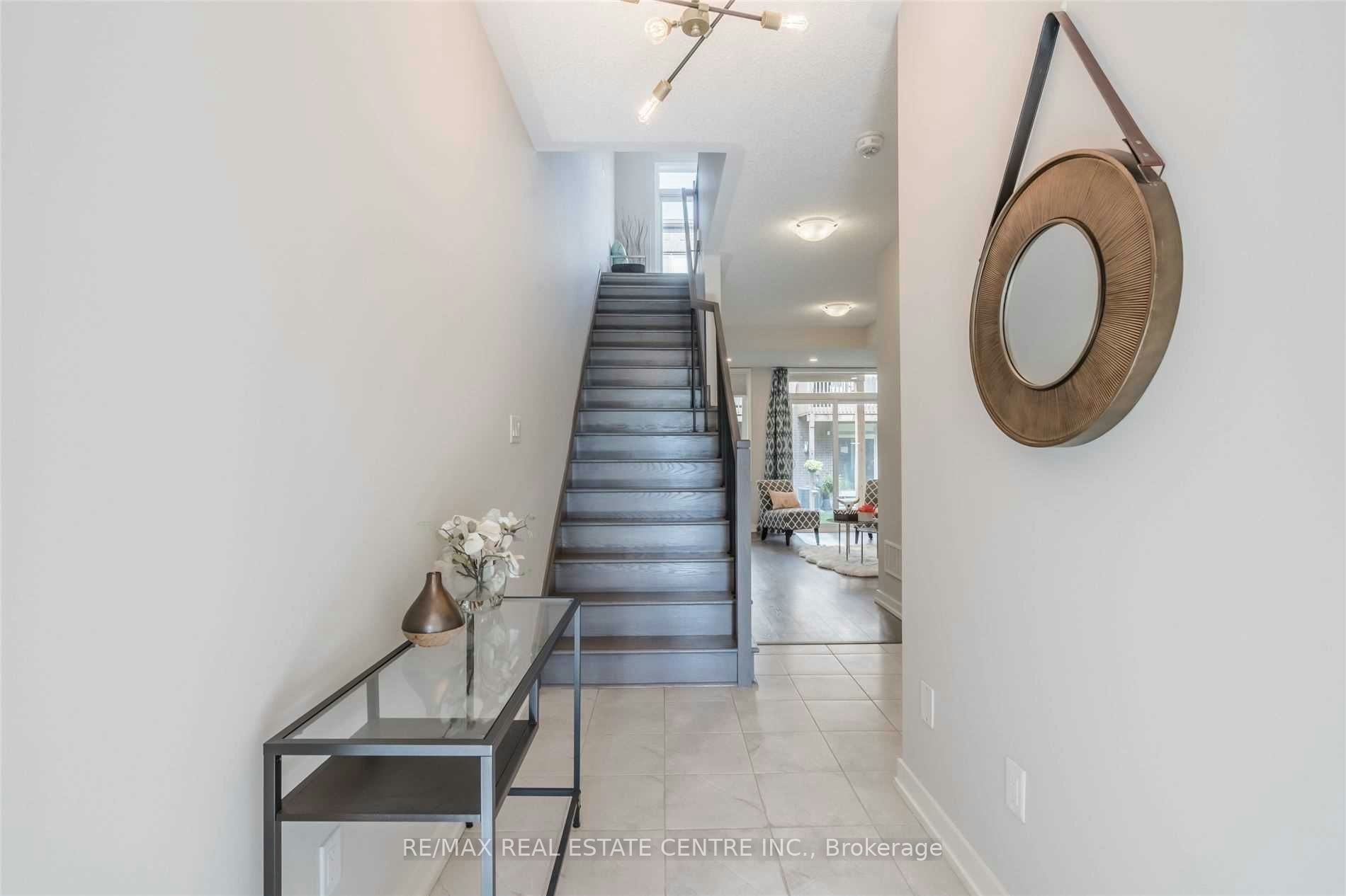 181 Sabina Drive, Oakville, ON, L6H 0L4 - 2