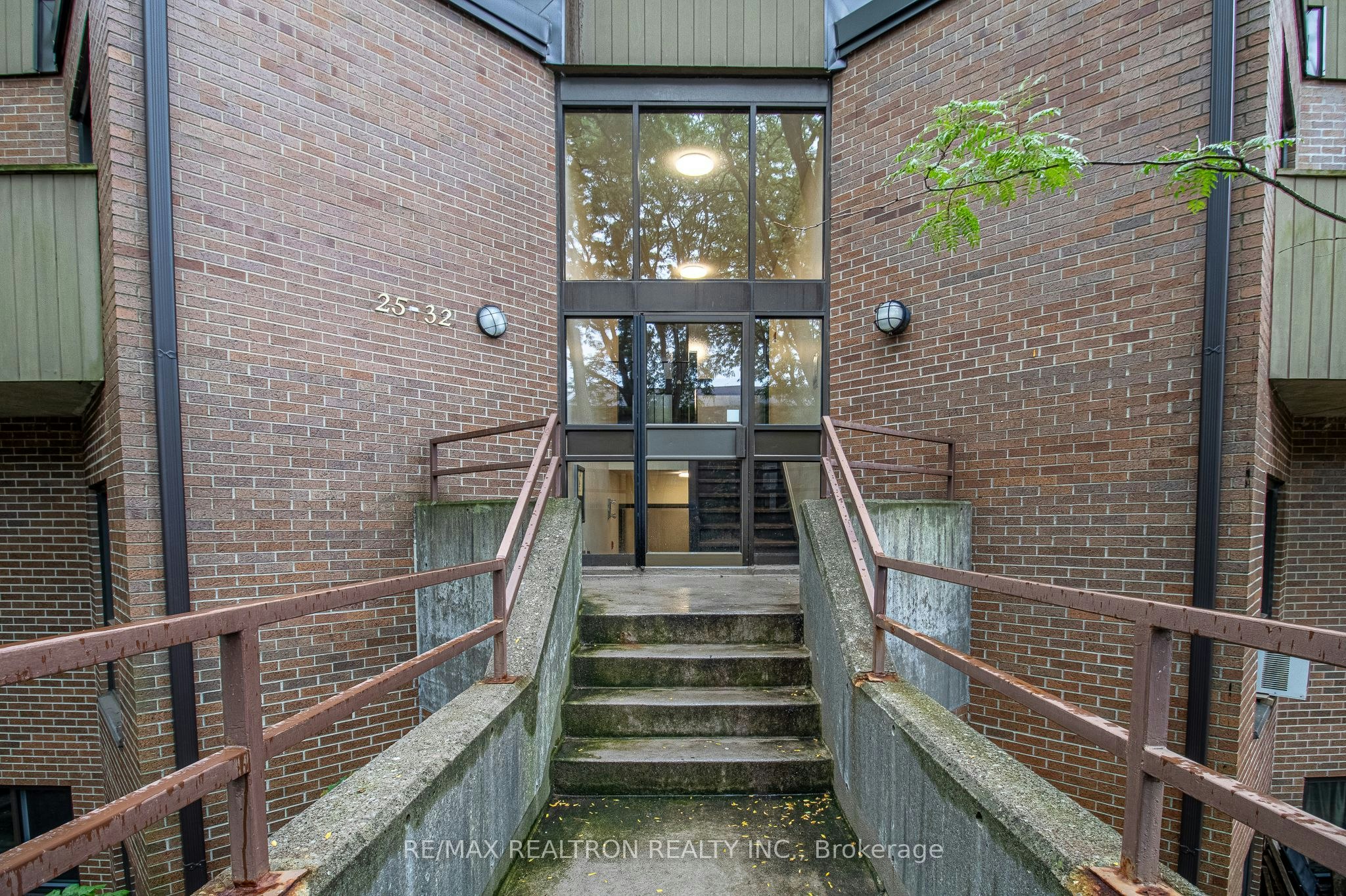 32-2035 South Millway Drive, Mississauga, ON, L5L 1R7 - 2