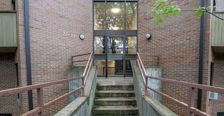 32-2035 South Millway Drive, Mississauga, ON, L5L 1R7 - 2