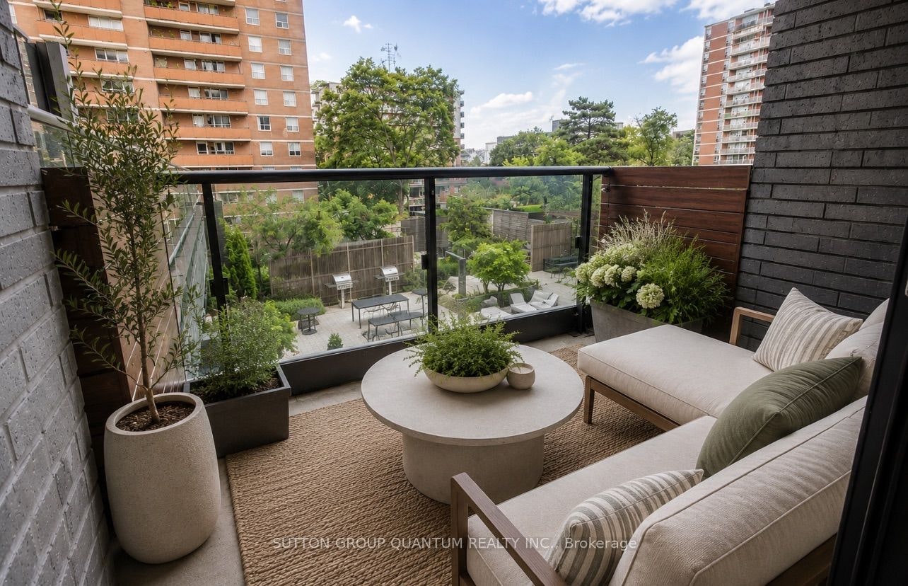 202-21 Park Street E, Mississauga, ON, L5G 1L7 - 21