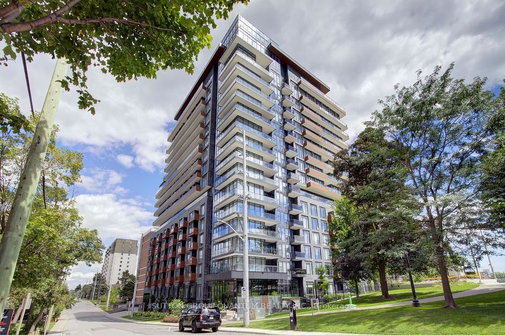 202-21 Park Street E, Mississauga, ON, L5G 1L7