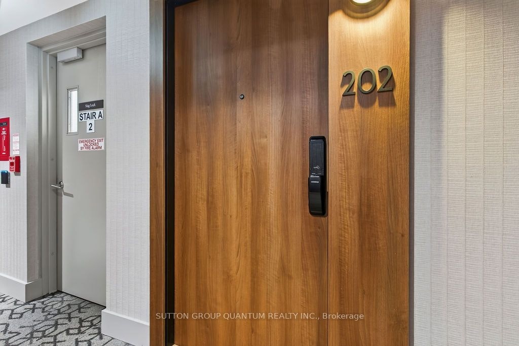 202-21 Park Street E, Mississauga, ON, L5G 1L7 - 8