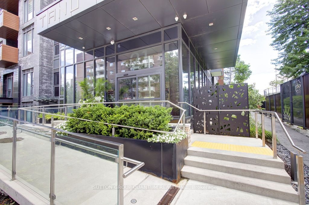 202-21 Park Street E, Mississauga, ON, L5G 1L7 - 5