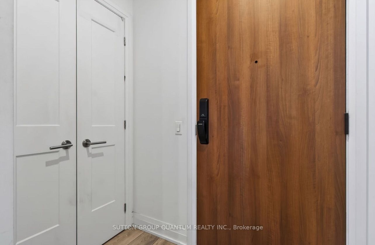 202-21 Park Street E, Mississauga, ON, L5G 1L7 - 9