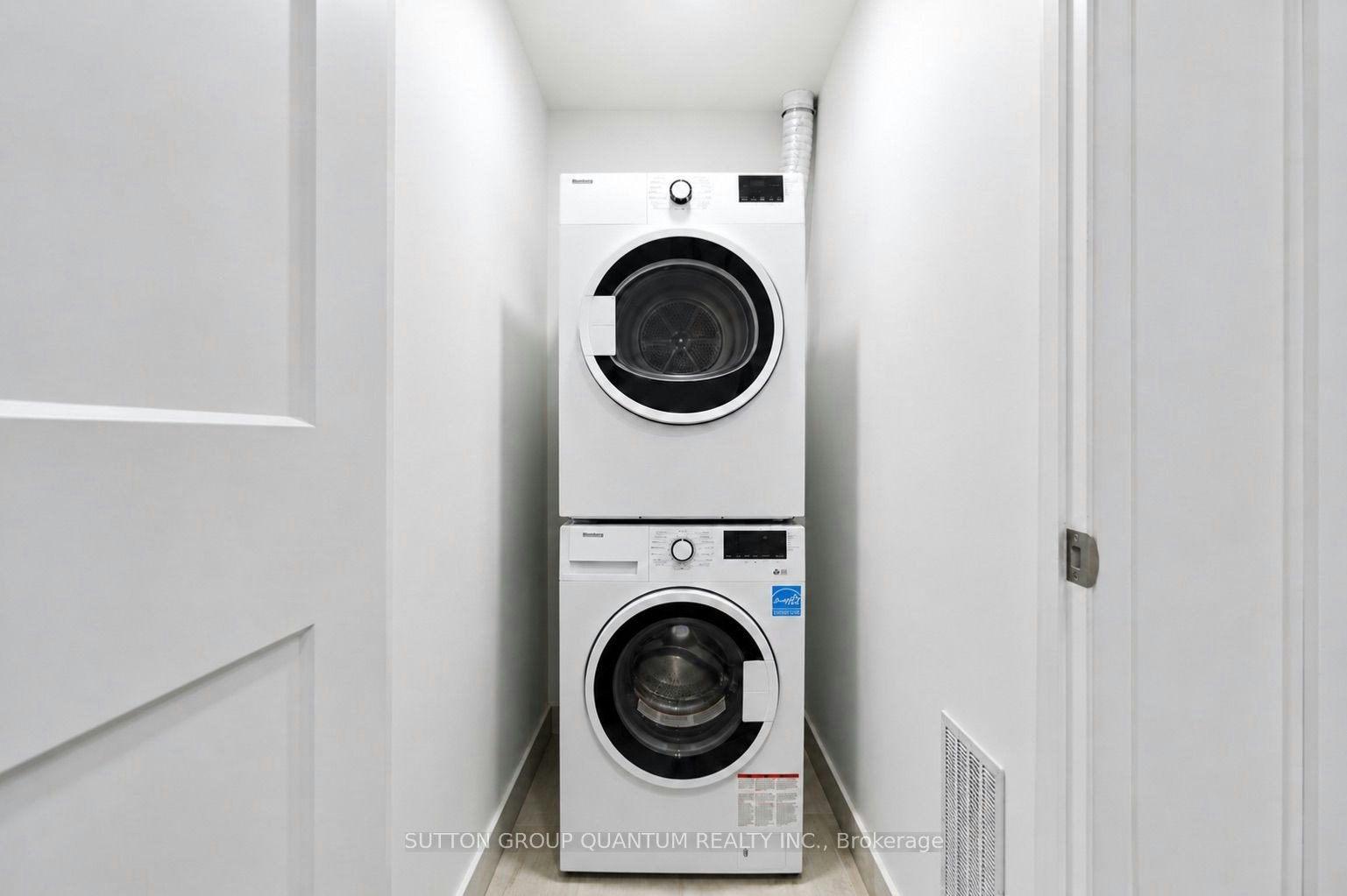 202-21 Park Street E, Mississauga, ON, L5G 1L7 - 13