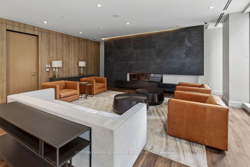 202-21 Park Street E, Mississauga, ON, L5G 1L7 - 27