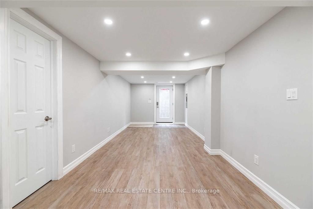 265 Coxe Boulevard E, Milton, ON, L9T 4L4 - 4