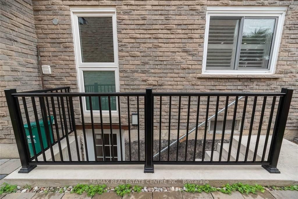 265 Coxe Boulevard E, Milton, ON, L9T 4L4 - 2