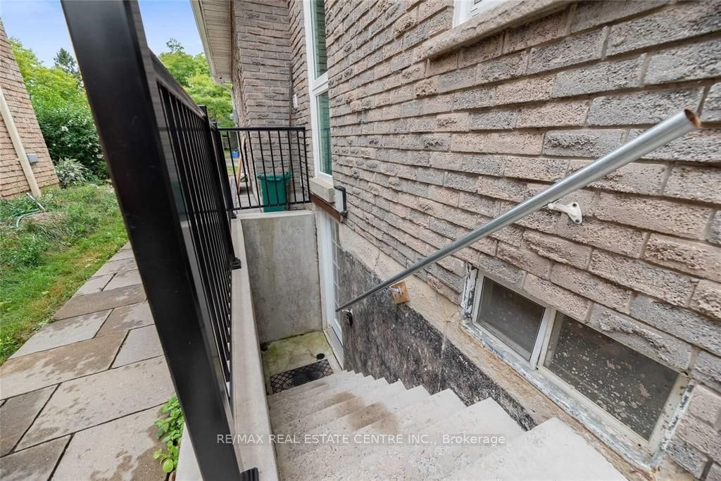 265 Coxe Boulevard E, Milton, ON, L9T 4L4 - 3