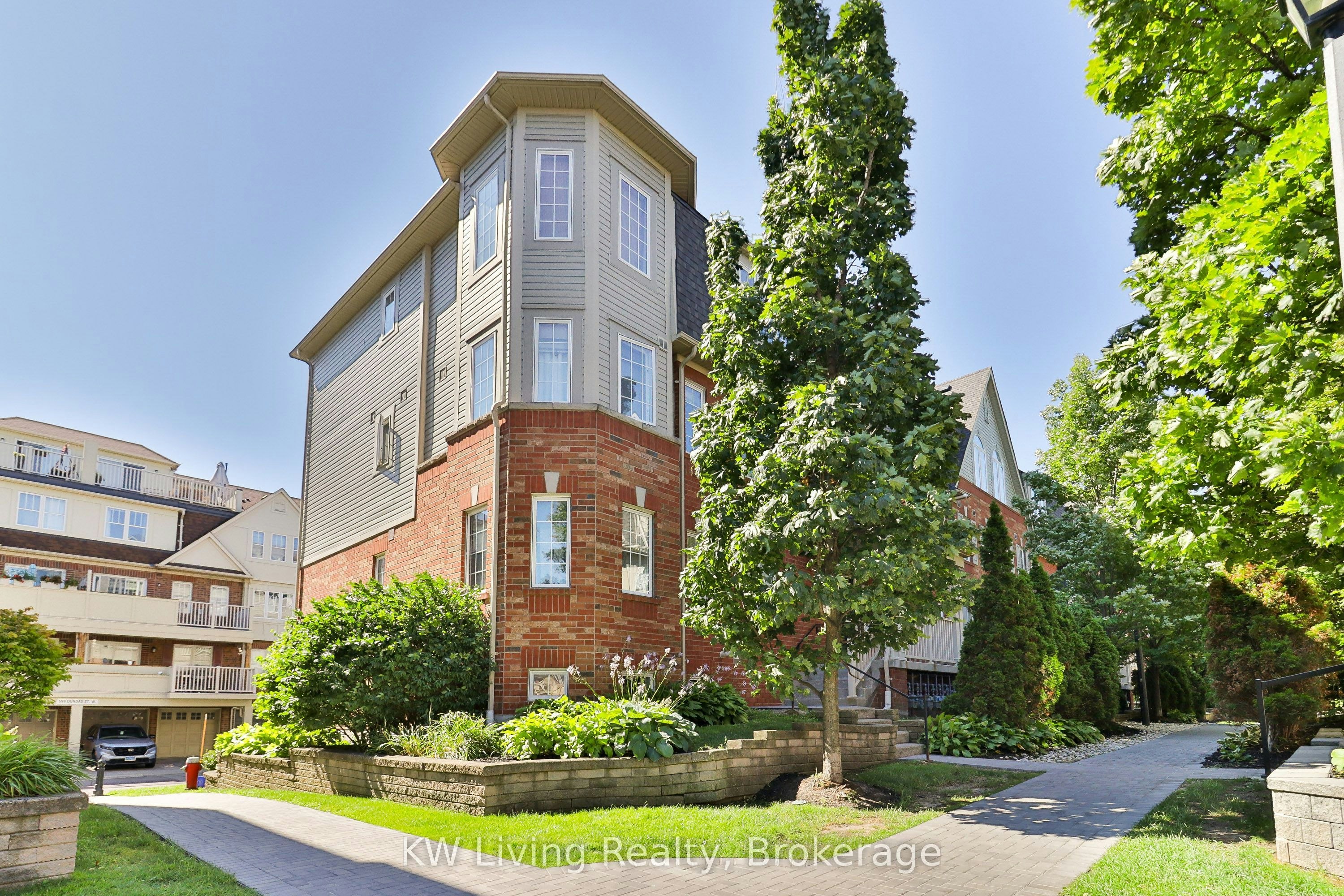 4-740 Neighbourhood Circle, Mississauga, ON, L5B 0B4