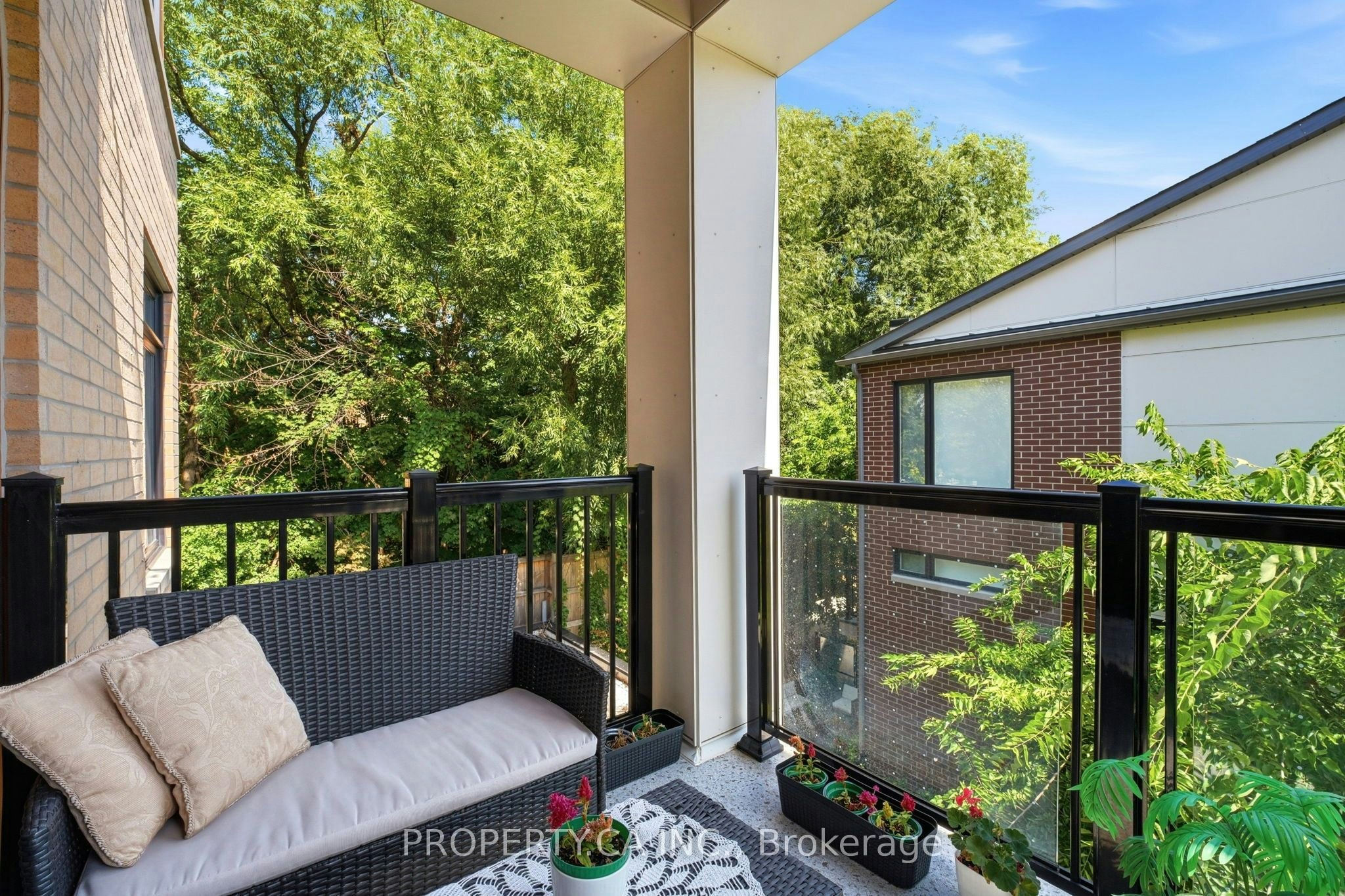 309-120 Canon Jackson Drive, Toronto, ON, M6M 0B7 - 12