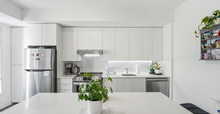 309-120 Canon Jackson Drive, Toronto, ON, M6M 0B7 - 17