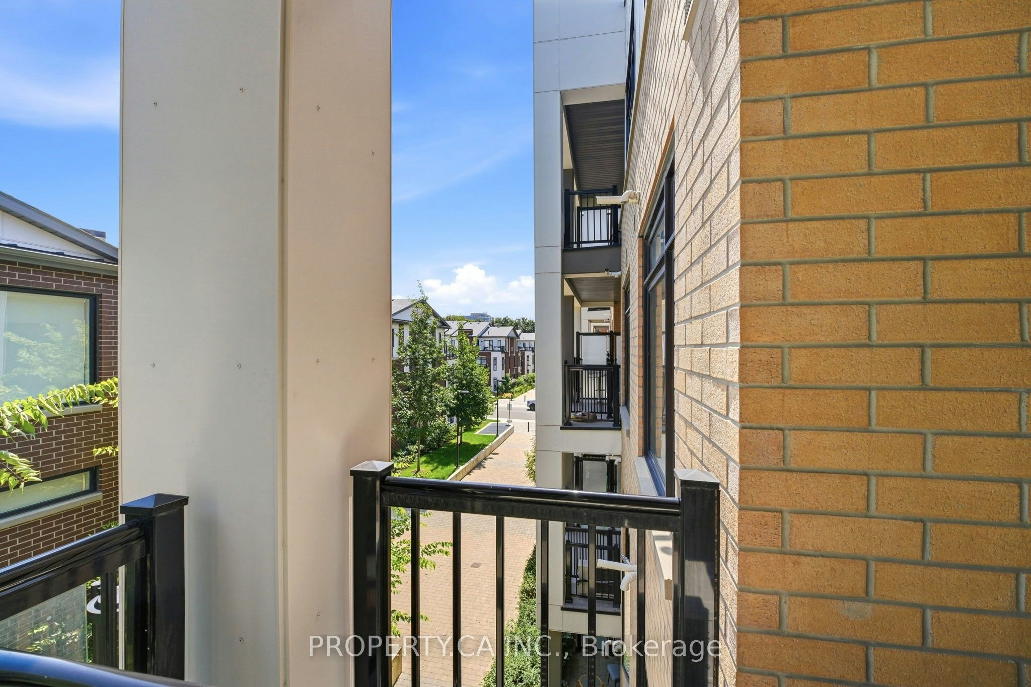 309-120 Canon Jackson Drive, Toronto, ON, M6M 0B7 - 13