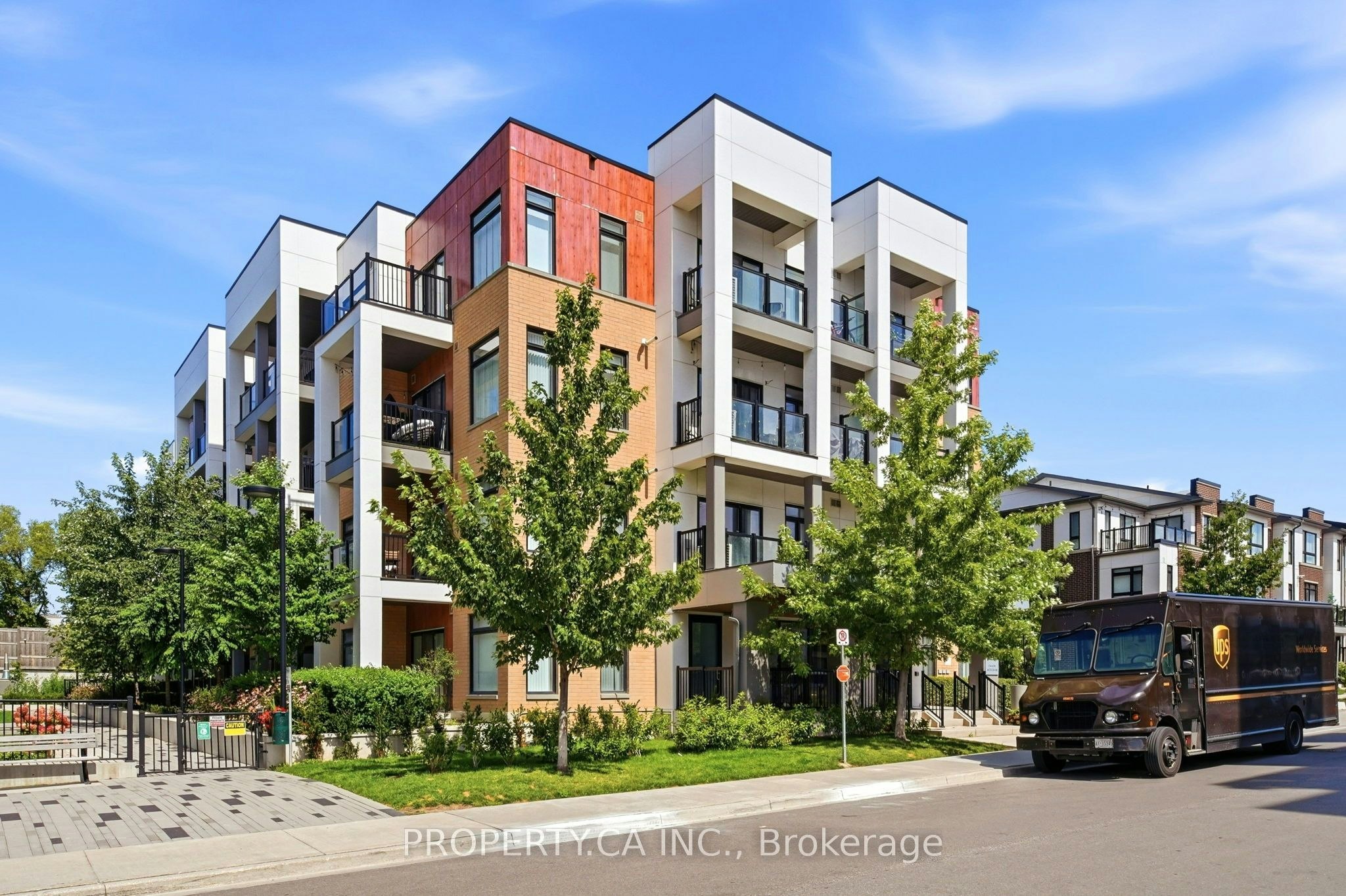 309-120 Canon Jackson Drive, Toronto, ON, M6M 0B7 - 2