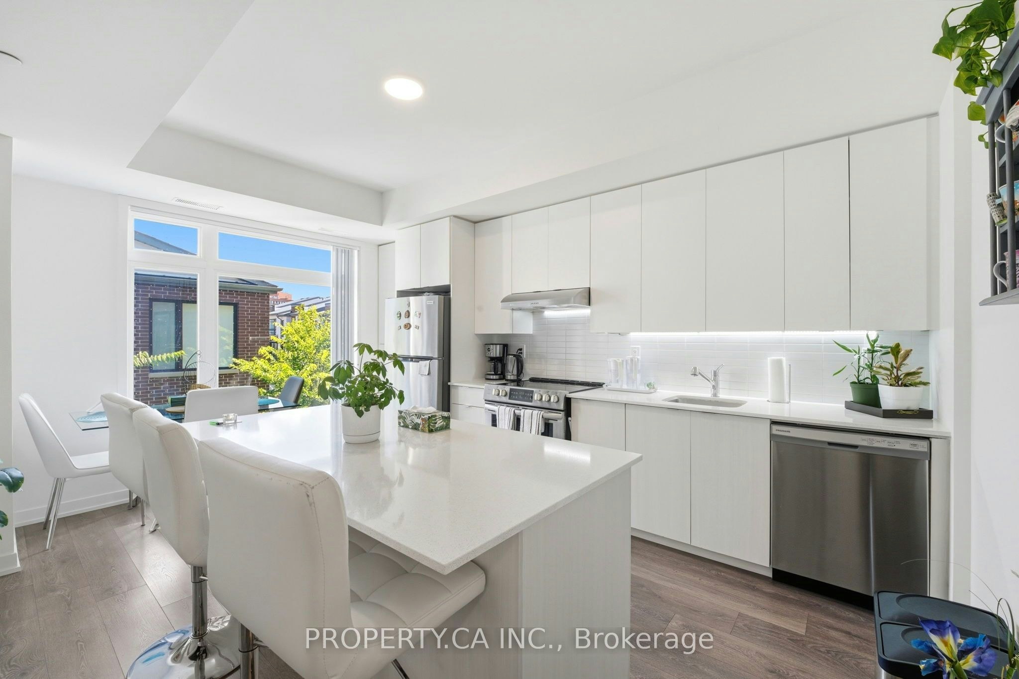 309-120 Canon Jackson Drive, Toronto, ON, M6M 0B7 - 16