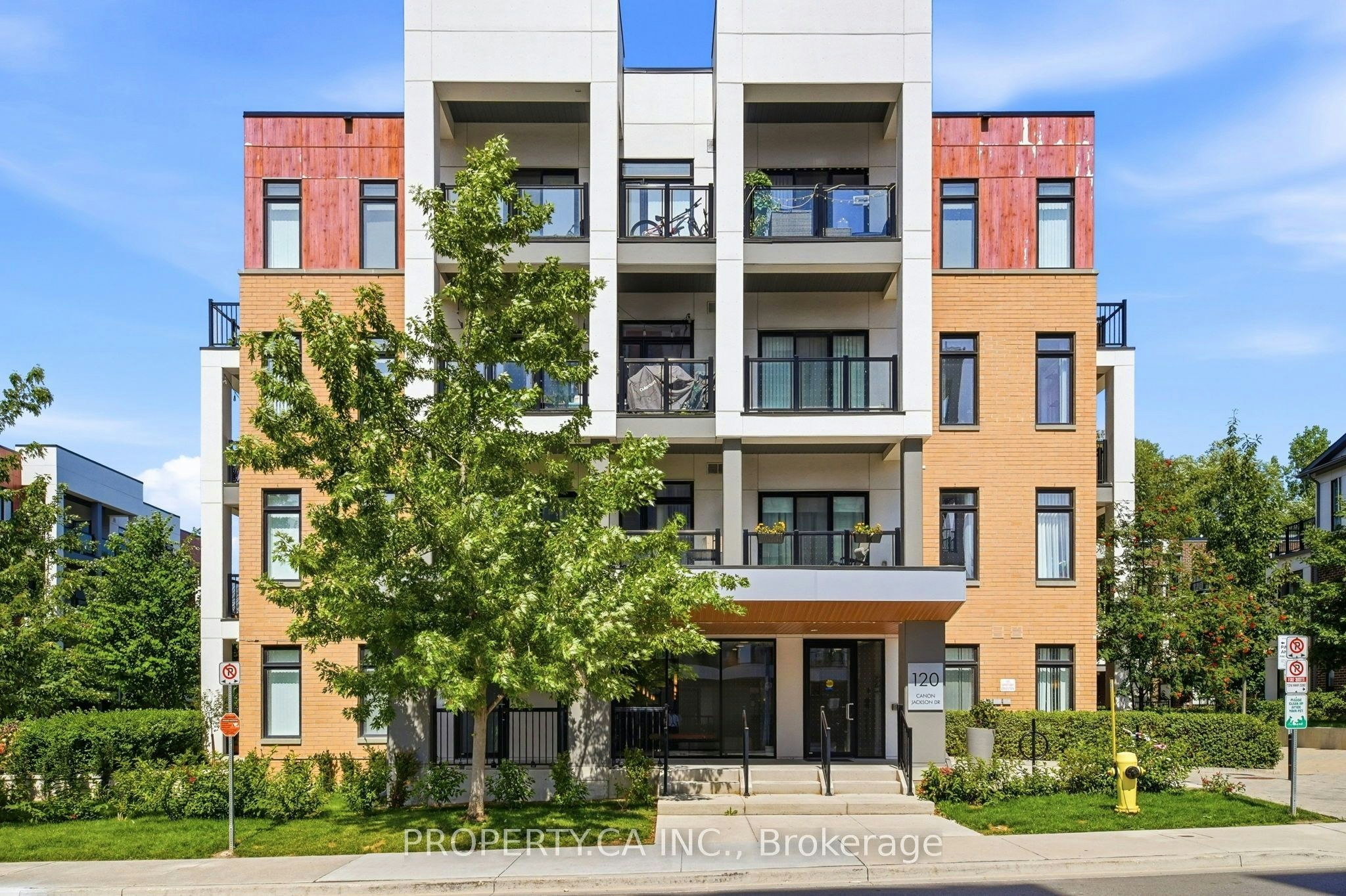 309-120 Canon Jackson Drive, Toronto, ON, M6M 0B7 - 4
