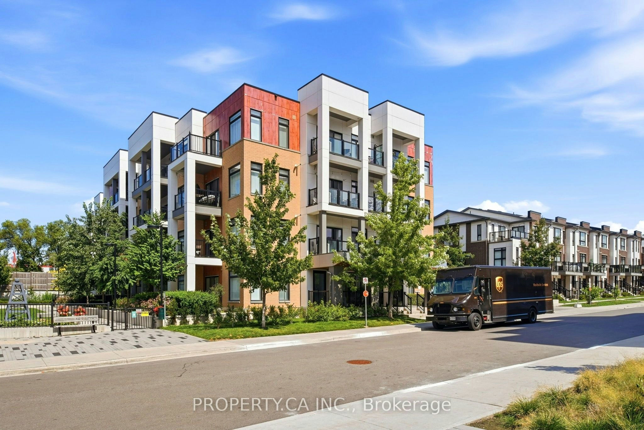 309-120 Canon Jackson Drive, Toronto, ON, M6M 0B7