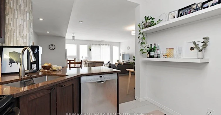 Main-228 Pacific Avenue, Toronto, ON, M6P 2P5 - 4