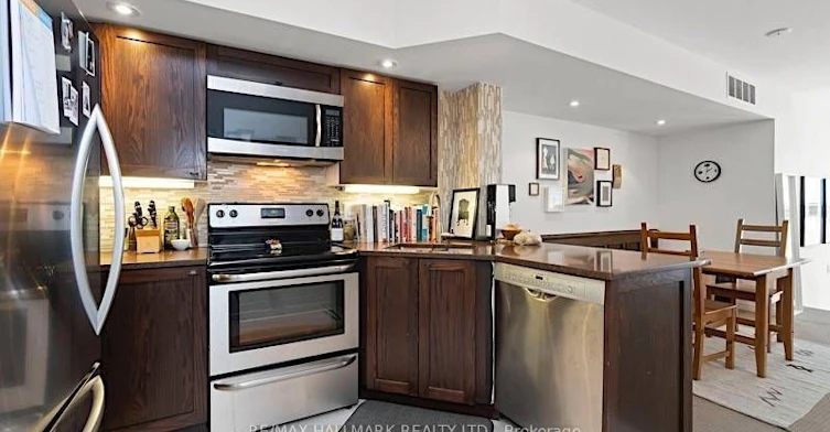 Main-228 Pacific Avenue, Toronto, ON, M6P 2P5 - 2