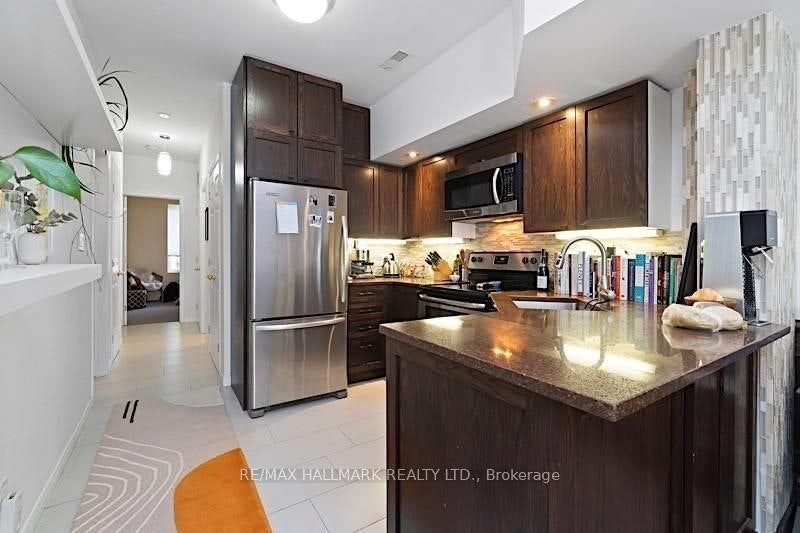 Main-228 Pacific Avenue, Toronto, ON, M6P 2P5 - 3