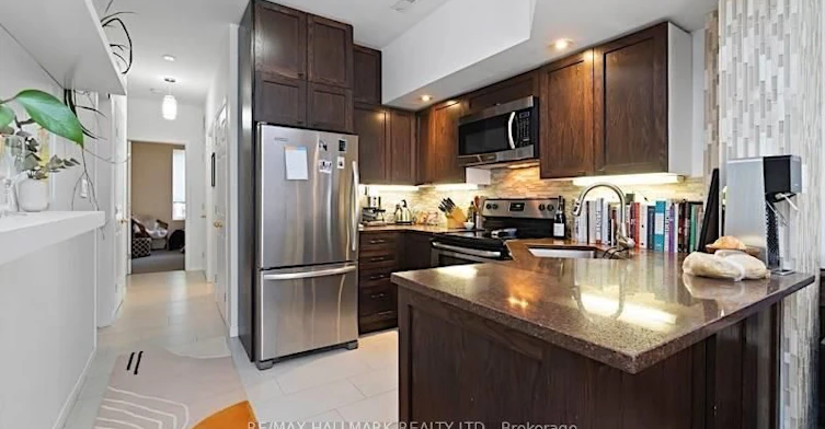 Main-228 Pacific Avenue, Toronto, ON, M6P 2P5 - 3