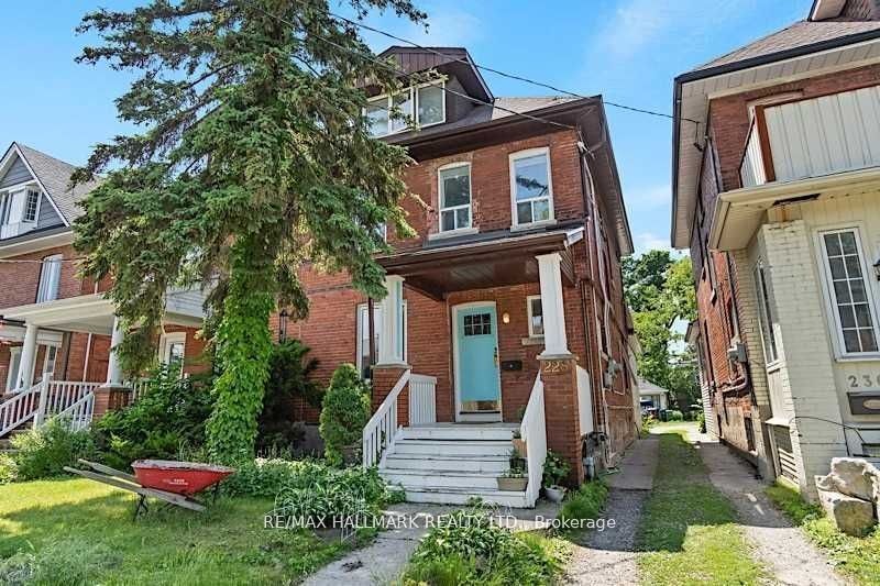 Main-228 Pacific Avenue, Toronto, ON, M6P 2P5