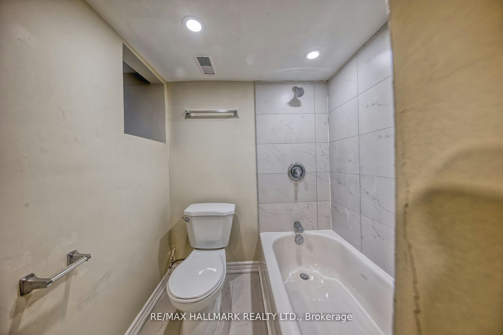 Bsmt-46 Springhurst Avenue, Toronto, ON, M6K 1B6 - 5