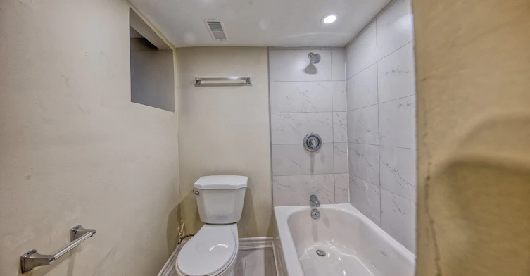 Bsmt-46 Springhurst Avenue, Toronto, ON, M6K 1B6 - 5