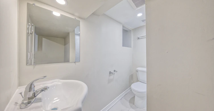 Bsmt-46 Springhurst Avenue, Toronto, ON, M6K 1B6 - 6