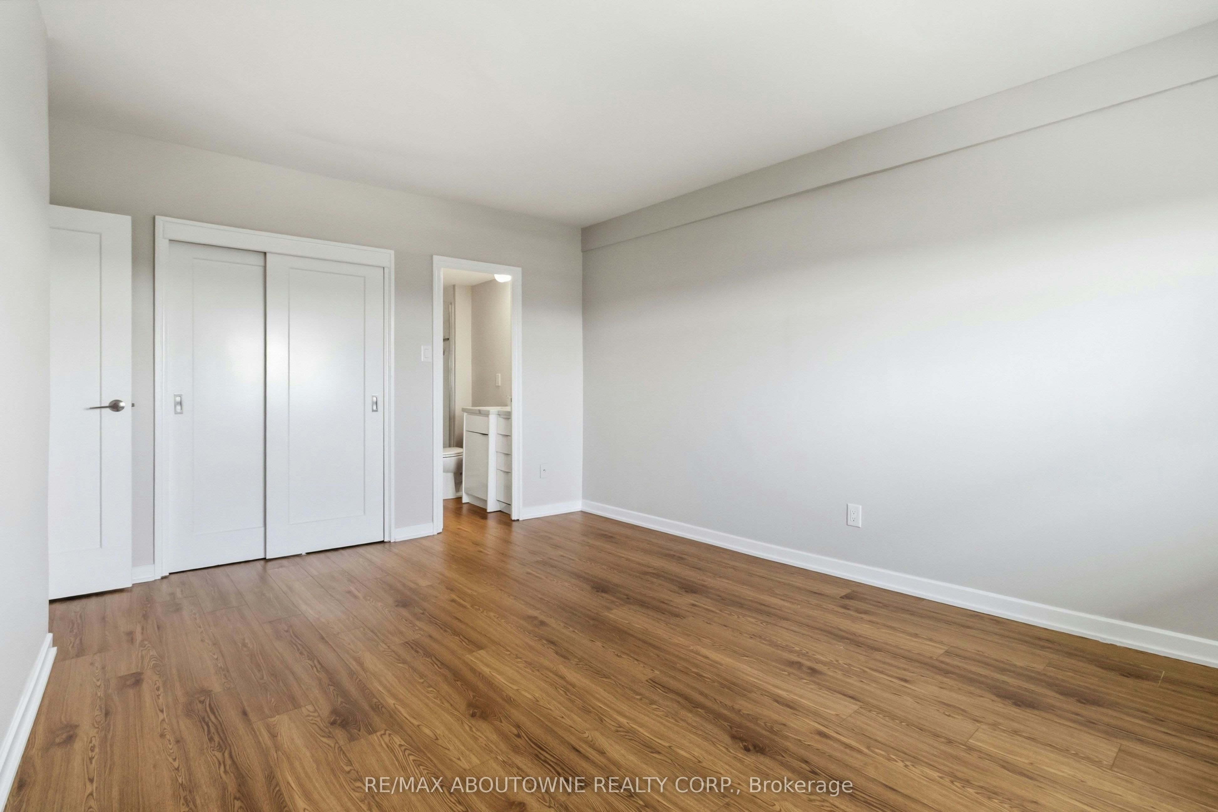 1201-125 Forsythe Street, Oakville, ON, L6K 3K1 - 15