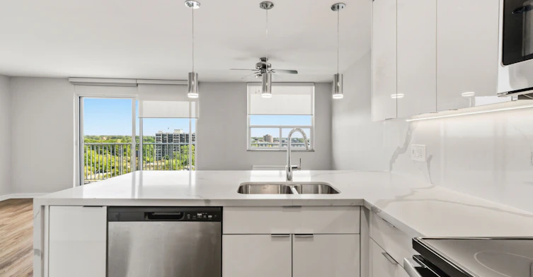 1201-125 Forsythe Street, Oakville, ON, L6K 3K1 - 11