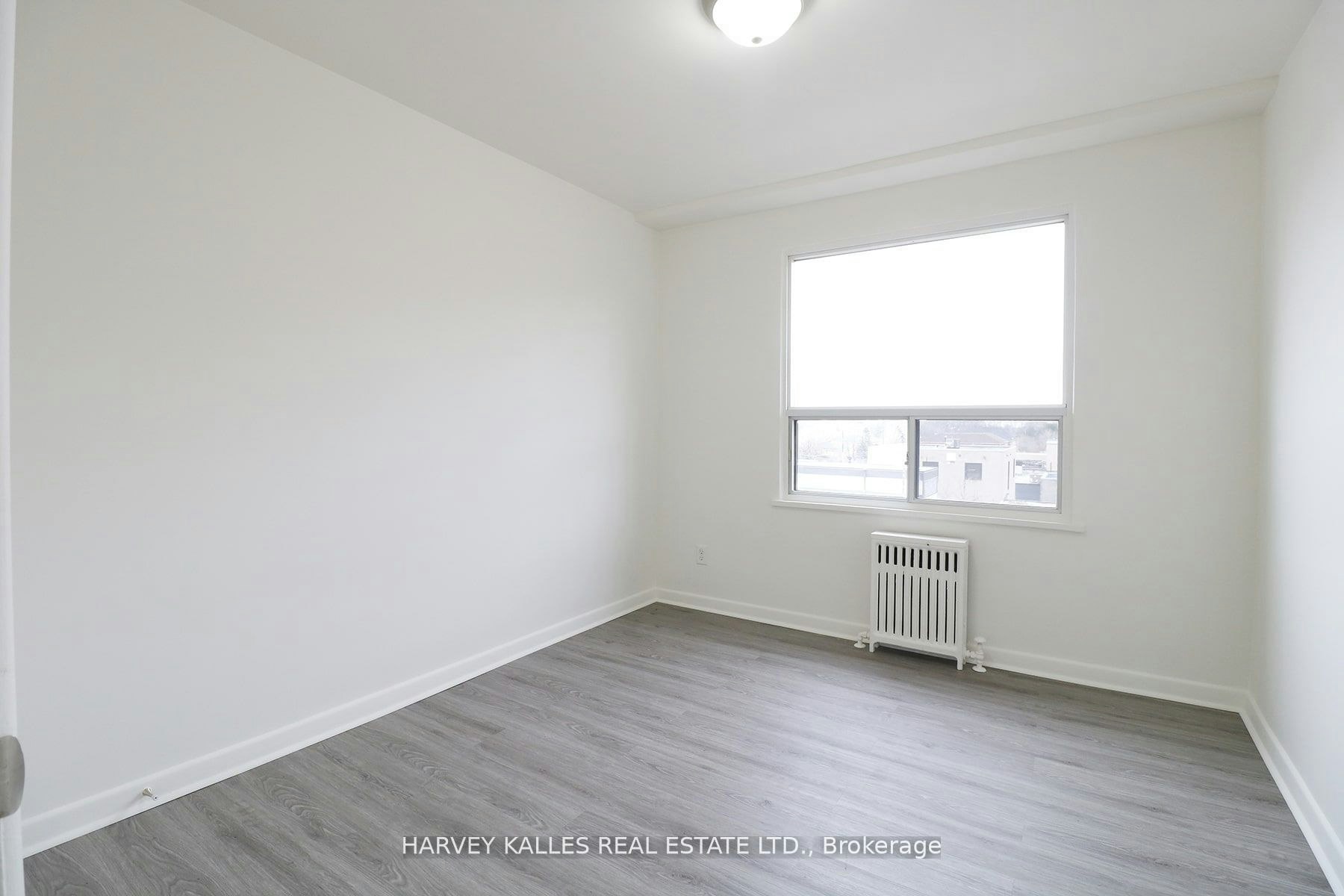 209-500 Gilbert Avenue, Toronto, ON, M6E 4X5 - 9