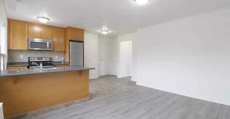 209-500 Gilbert Avenue, Toronto, ON, M6E 4X5 - 5