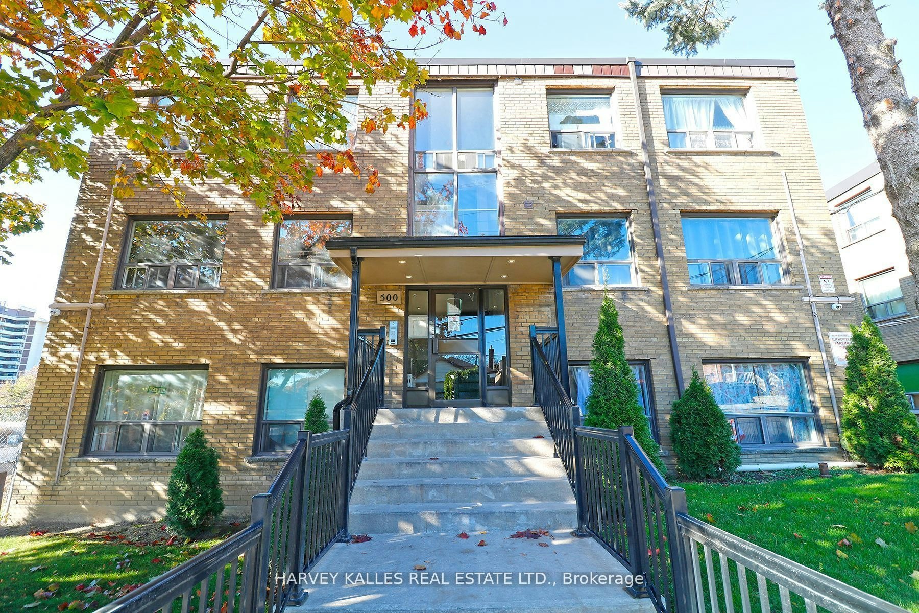 209-500 Gilbert Avenue, Toronto, ON, M6E 4X5