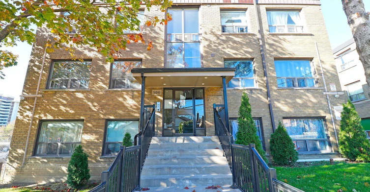209-500 Gilbert Avenue, Toronto, ON, M6E 4X5