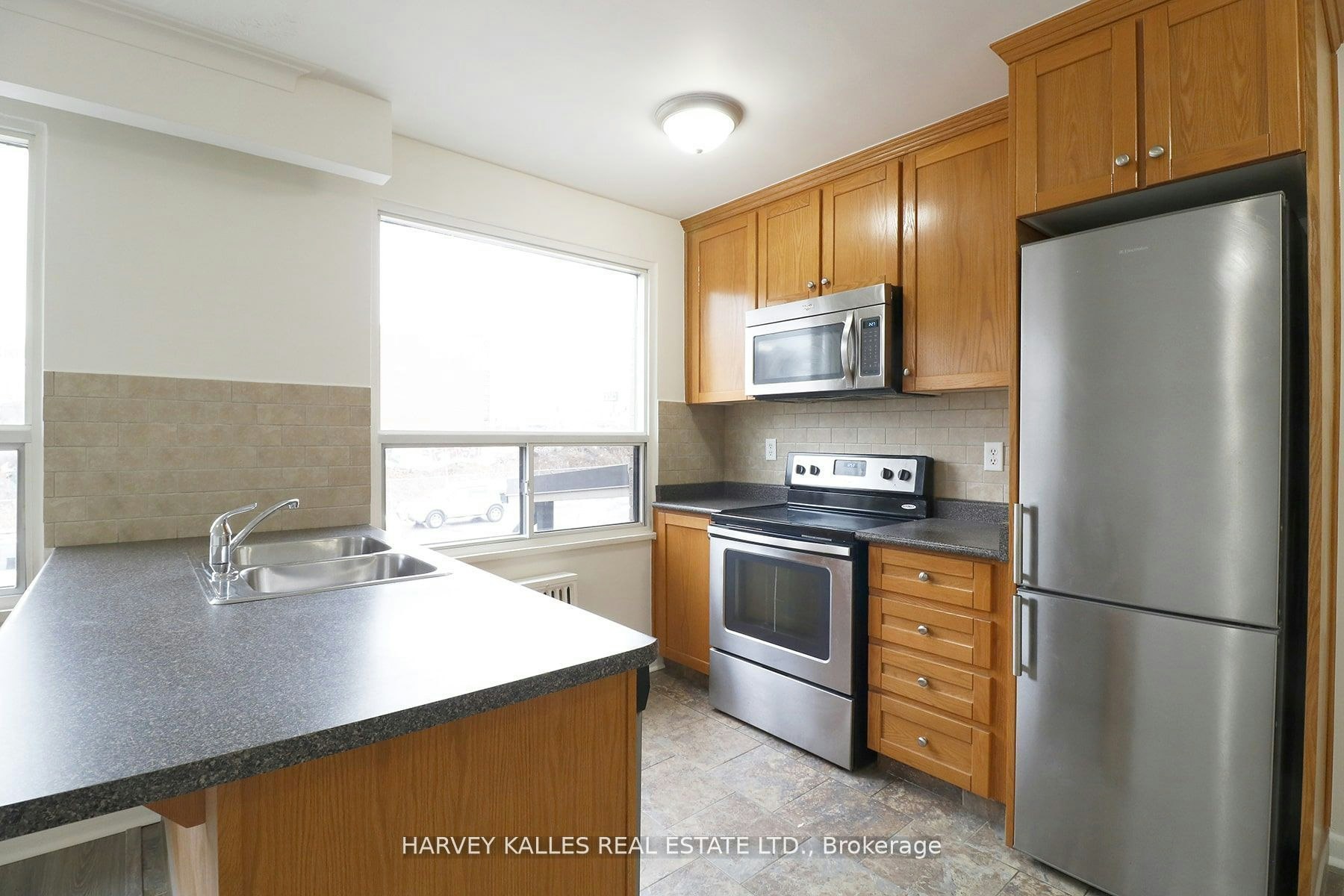 209-500 Gilbert Avenue, Toronto, ON, M6E 4X5 - 6