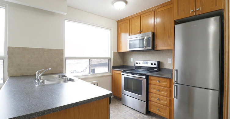 209-500 Gilbert Avenue, Toronto, ON, M6E 4X5 - 6
