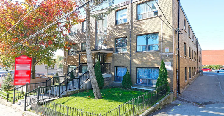 209-500 Gilbert Avenue, Toronto, ON, M6E 4X5 - 2