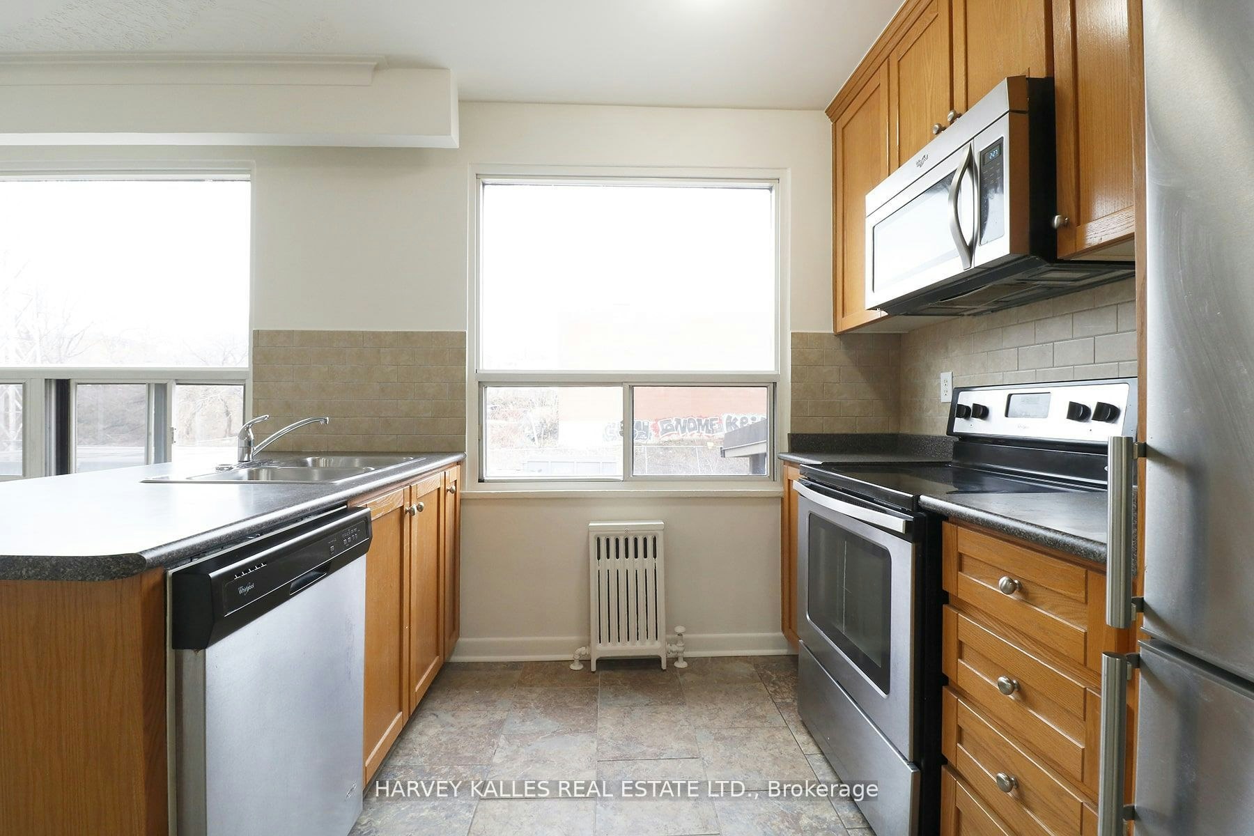 209-500 Gilbert Avenue, Toronto, ON, M6E 4X5 - 7